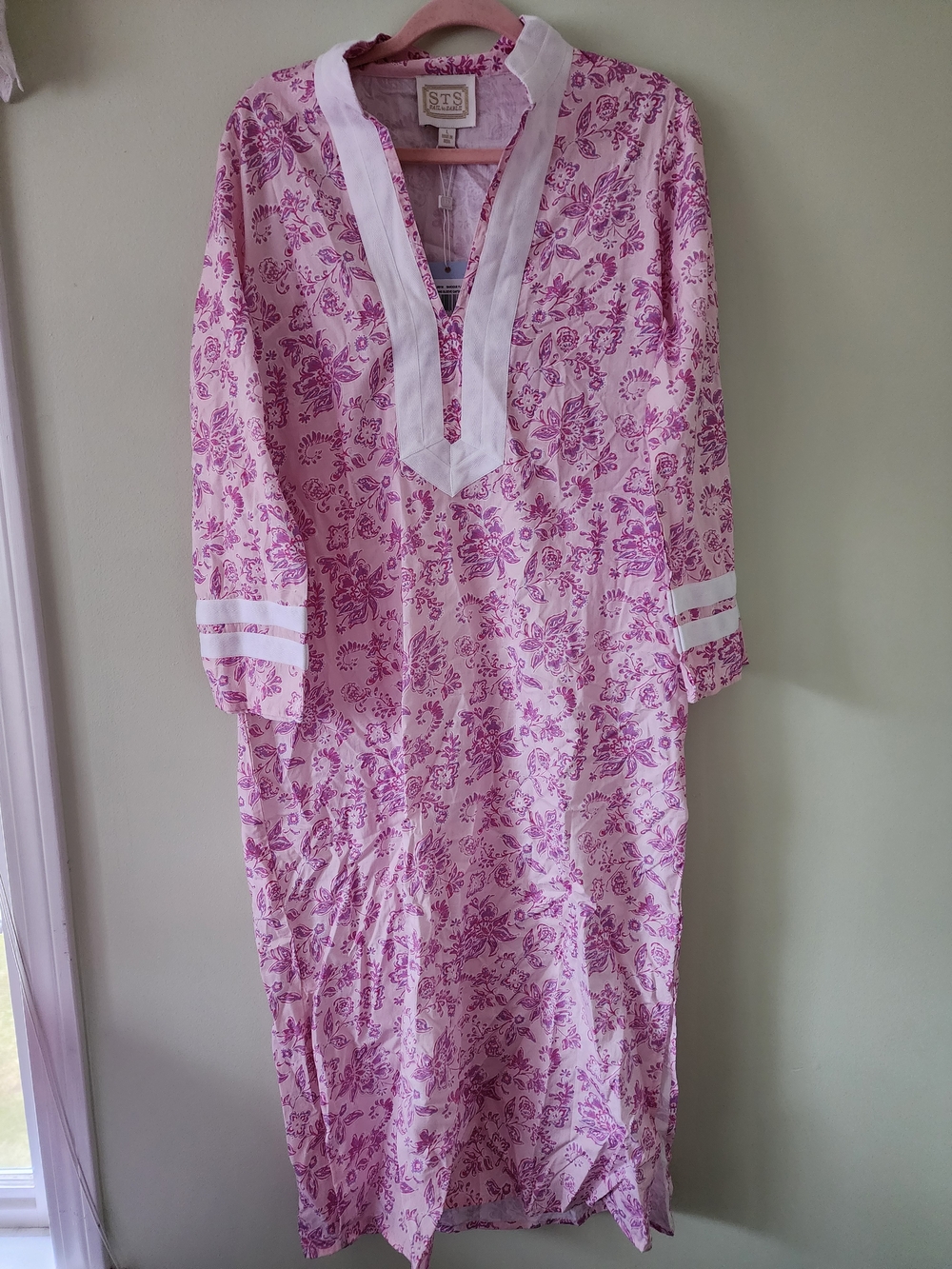 NWT Sail to Sable Pink Floral Caftan with White Trim